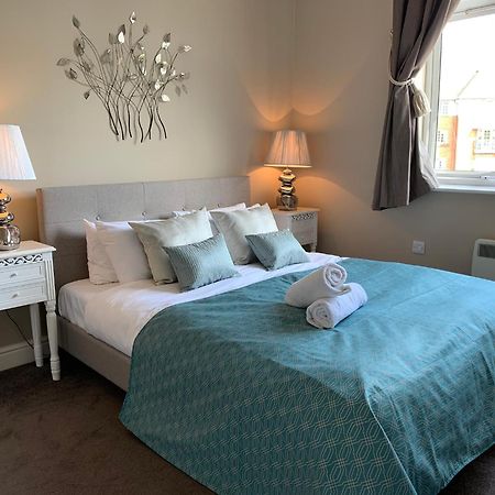 Lord Raglan House Apartments 2Br With Parking Виндзор Экстерьер фото