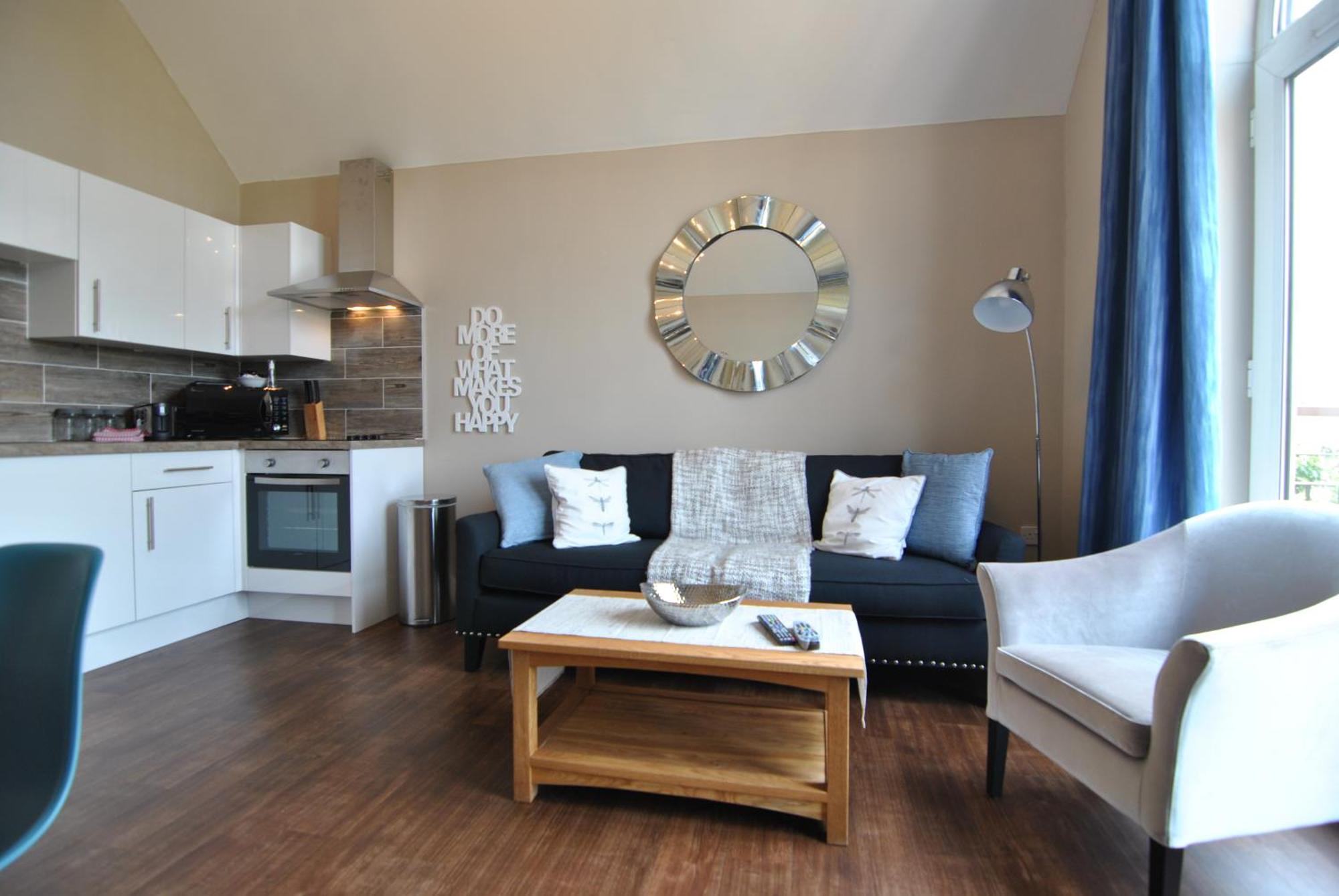 Lord Raglan House Apartments 2Br With Parking Виндзор Экстерьер фото