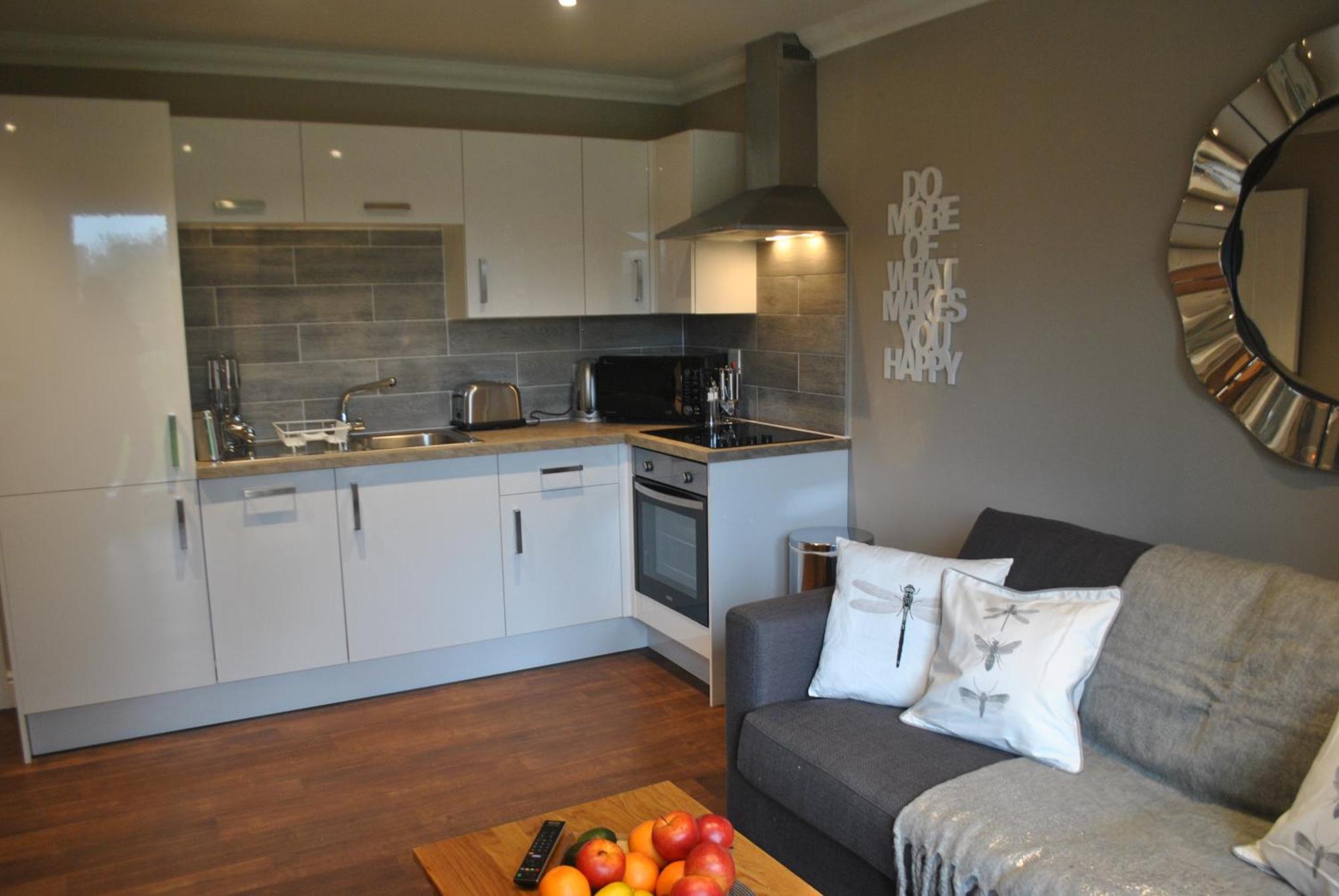 Lord Raglan House Apartments 2Br With Parking Виндзор Экстерьер фото